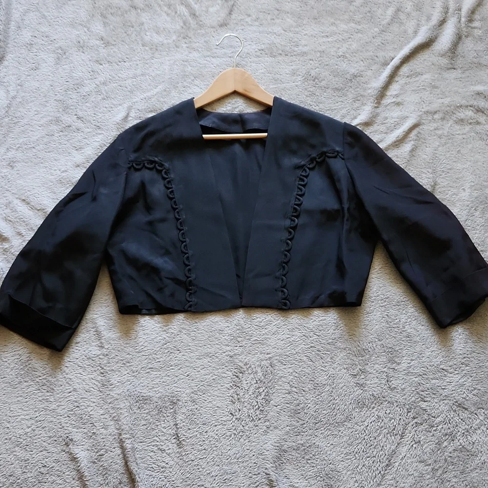 Black bolero jacket Sz M cropped open front loop detail shrug office cocktails